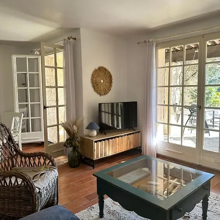 بيت للعطل Joli Mas Provencal Avec Vue *